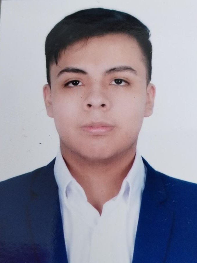 Professional portrait icon of Veyra team member Adrian Alonso Quiroz Cáceres.